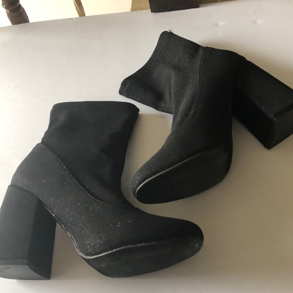 Ankle booties - Picture 1 of 3